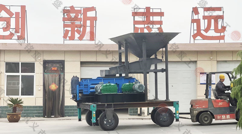 時(shí)產(chǎn)70、80噸雙輥式破碎機(jī)型號(hào)及參數(shù)