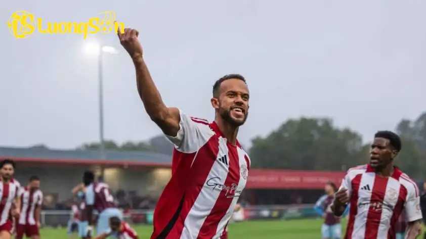 Brackley Town được đánh giá cao nhờ lối chơi kỷ luật.